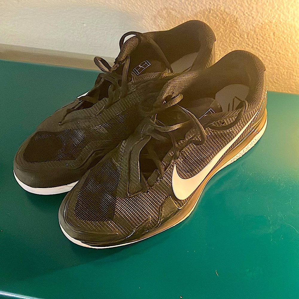 Nike Vapor Pro tennis shoe Black and white. Size 10.5 us men’s.